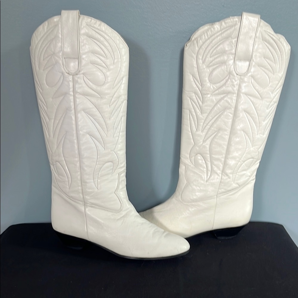 White Western-Style Women's Boots